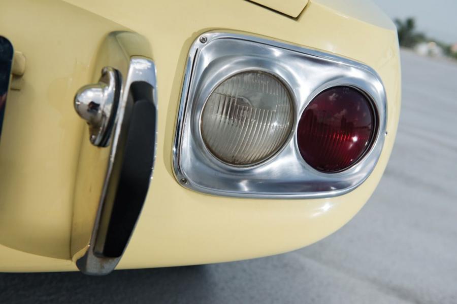 Детали экстерьера Toyota 2000GT (MF10) 1967 года  (NA) (фото 28 из 74)